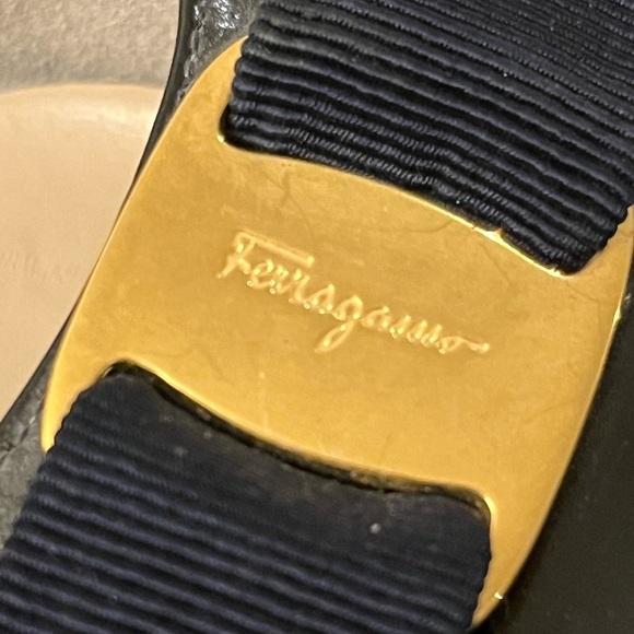 Salvatore Ferragamo Vara Pump Black Leather 10.5 - Picture 6 of 14